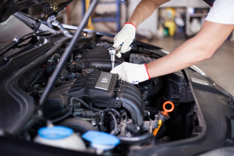 Quelle est la différence entre une vidange et une révision auto ? Saint-Pierre